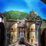 Entrevaux, cité médiévale des Alpes-de-Haute-Provence…